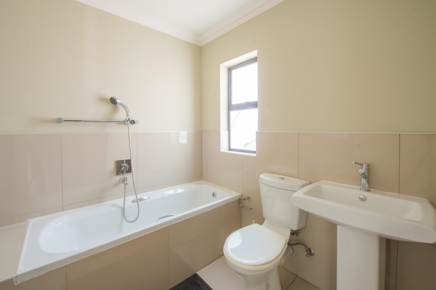 5 Bedroom Property for Sale in Sandhurst Gauteng