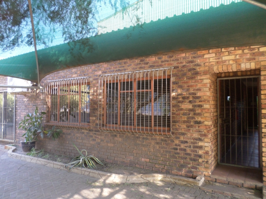 Commercial Property for Sale in Sybrand Van Niekerk Park Gauteng