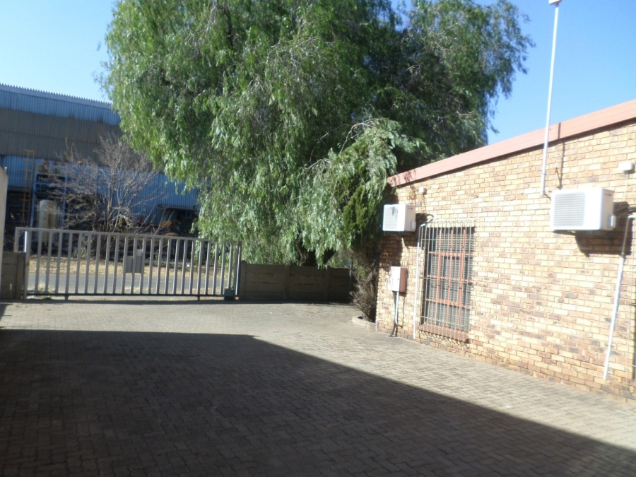 Commercial Property for Sale in Sybrand Van Niekerk Park Gauteng