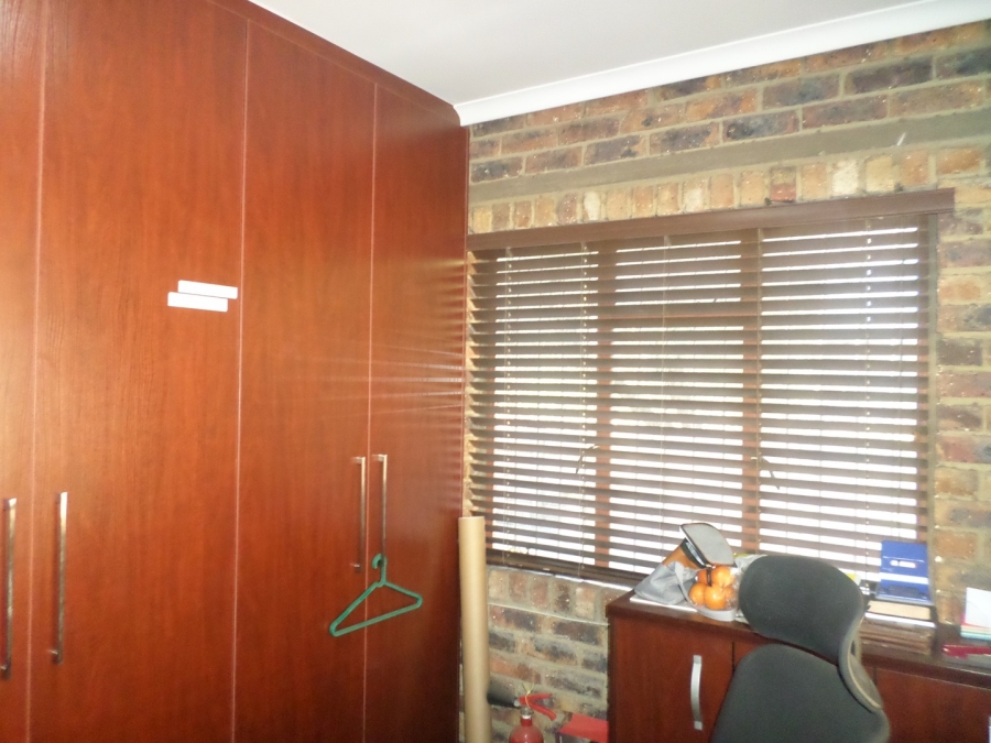 Commercial Property for Sale in Sybrand Van Niekerk Park Gauteng