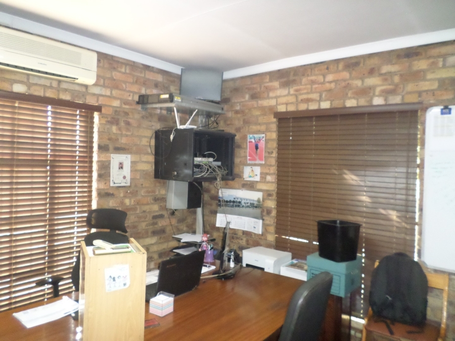 Commercial Property for Sale in Sybrand Van Niekerk Park Gauteng