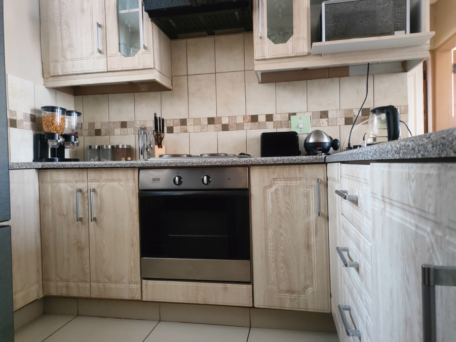 2 Bedroom Property for Sale in Silverton Gauteng