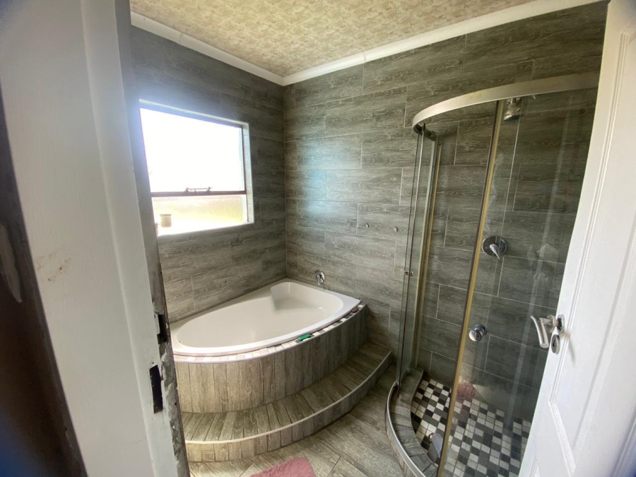 4 Bedroom Property for Sale in Riversdale Gauteng