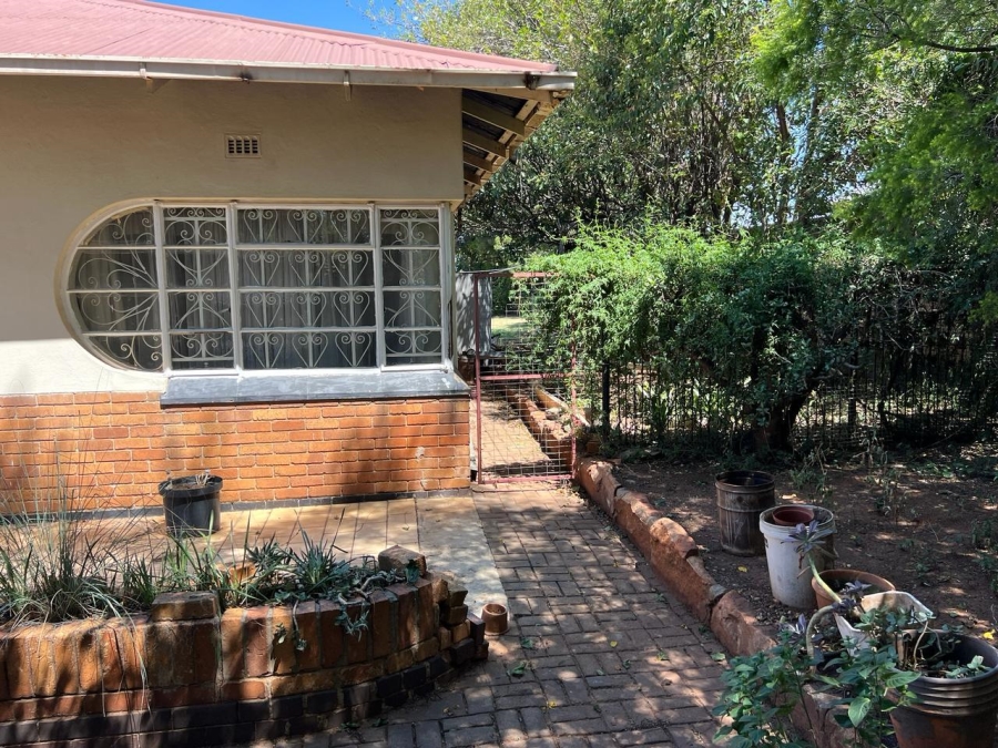 4 Bedroom Property for Sale in South Crest Gauteng