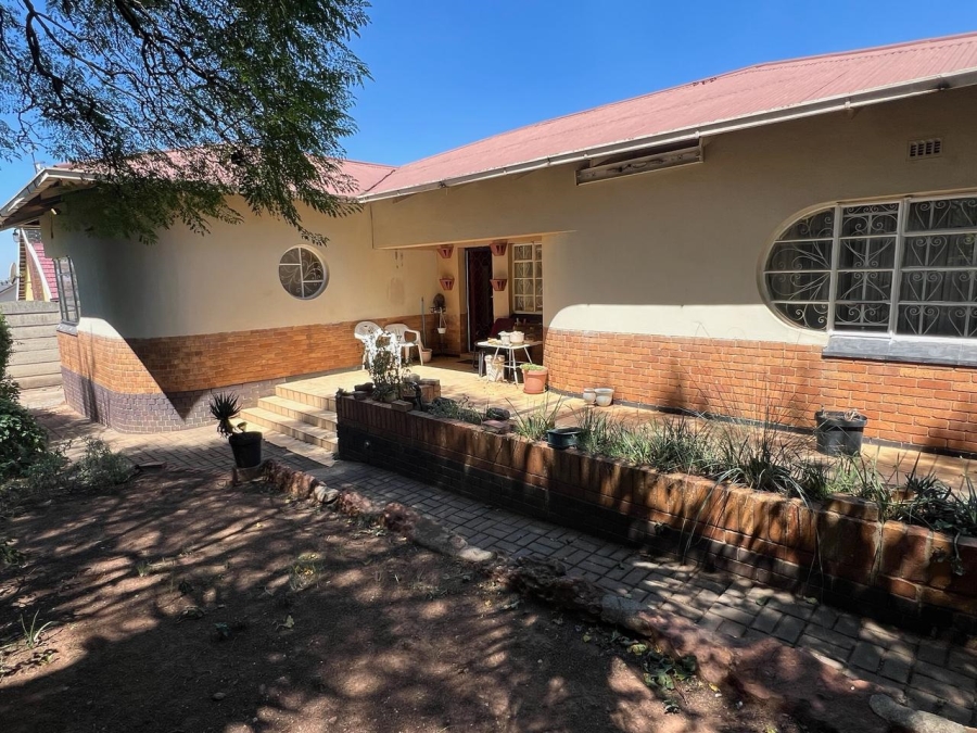 4 Bedroom Property for Sale in South Crest Gauteng