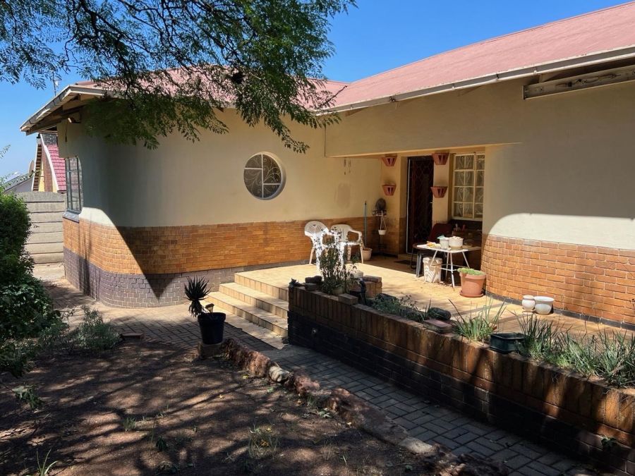 4 Bedroom Property for Sale in South Crest Gauteng