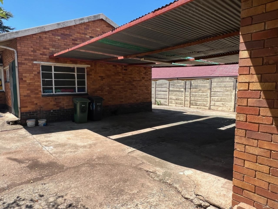 4 Bedroom Property for Sale in South Crest Gauteng