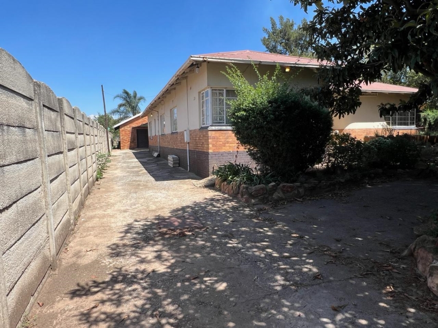 4 Bedroom Property for Sale in South Crest Gauteng