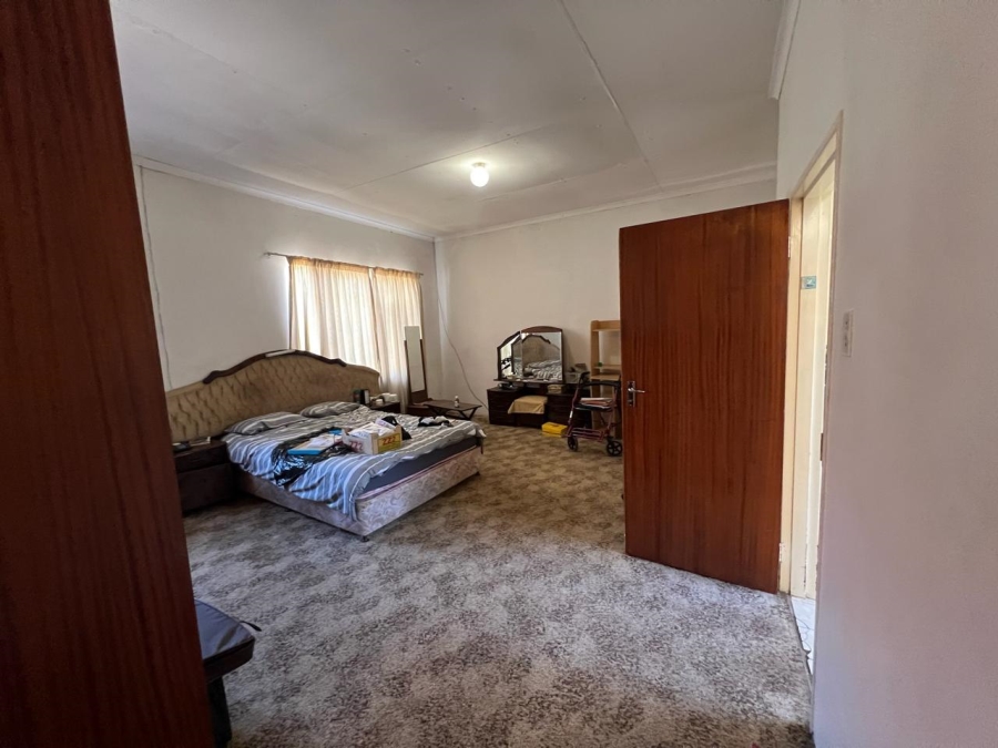 4 Bedroom Property for Sale in South Crest Gauteng