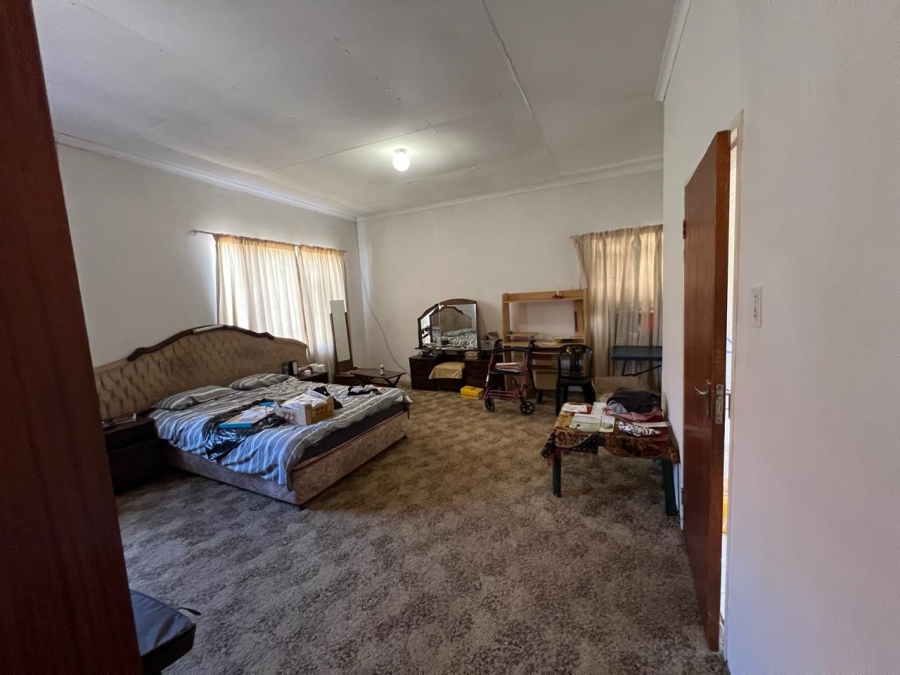 4 Bedroom Property for Sale in South Crest Gauteng