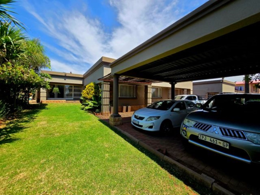 0 Bedroom Property for Sale in Sinoville Gauteng