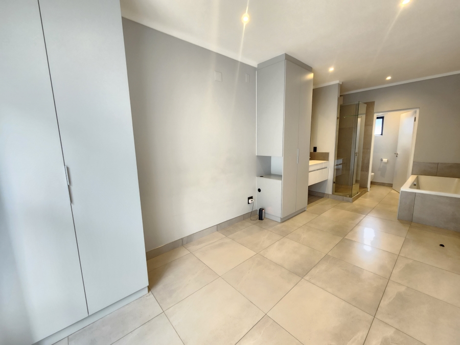 2 Bedroom Property for Sale in Waterkloof Gauteng