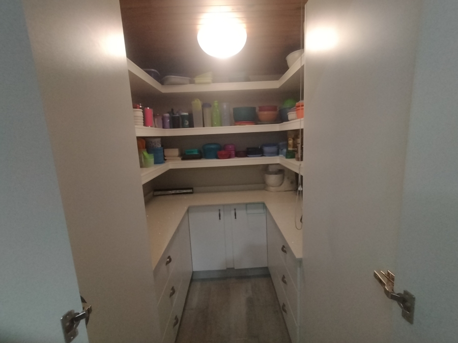 4 Bedroom Property for Sale in Pretoria North Gauteng