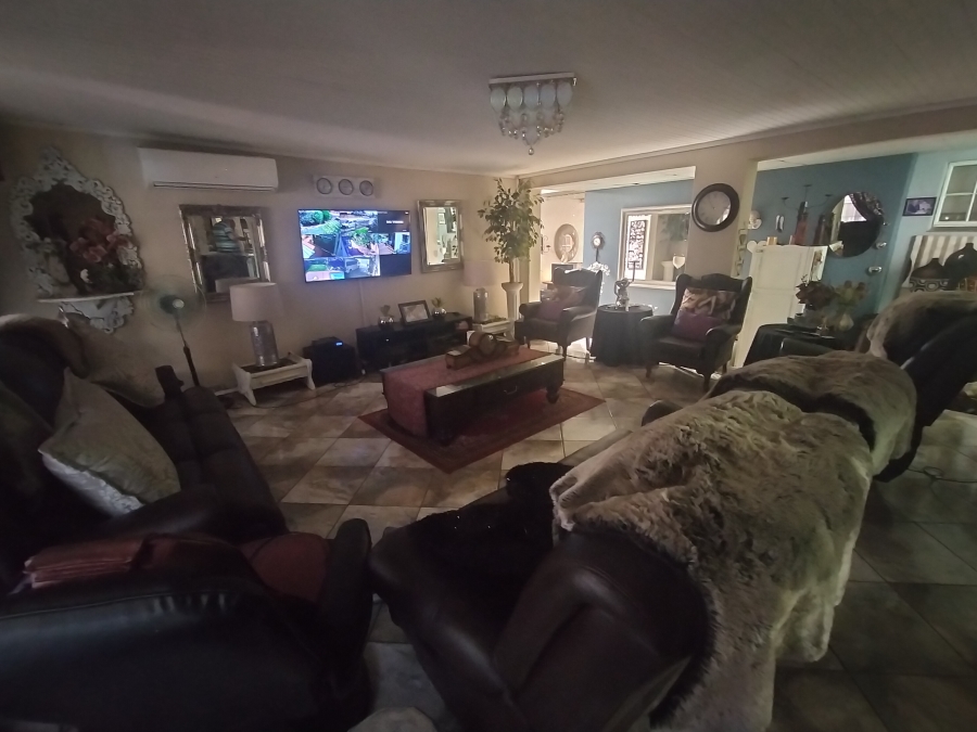 4 Bedroom Property for Sale in Florauna Gauteng