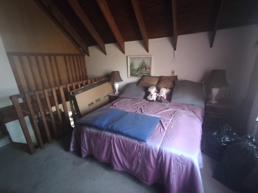 4 Bedroom Property for Sale in Florauna Gauteng