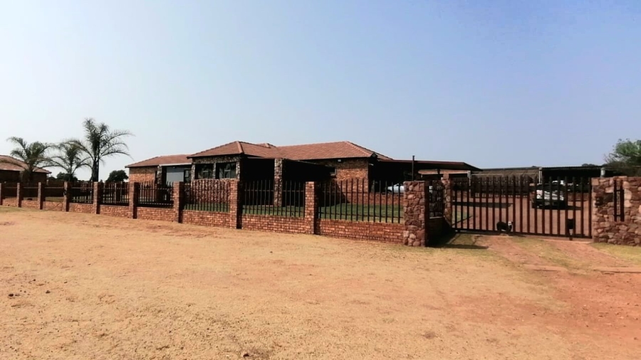 4 Bedroom Property for Sale in Bothas Geluk Gauteng