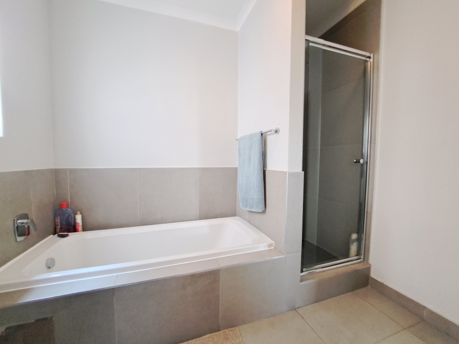 2 Bedroom Property for Sale in Morningside Gauteng