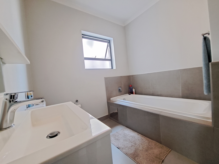 2 Bedroom Property for Sale in Morningside Gauteng