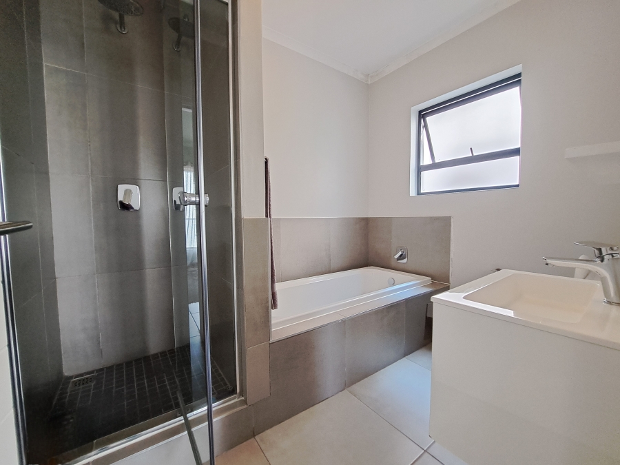 2 Bedroom Property for Sale in Morningside Gauteng