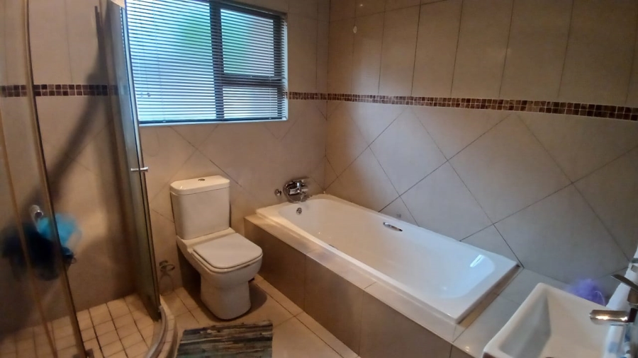 4 Bedroom Property for Sale in Vanderbijlpark SE 8 Gauteng