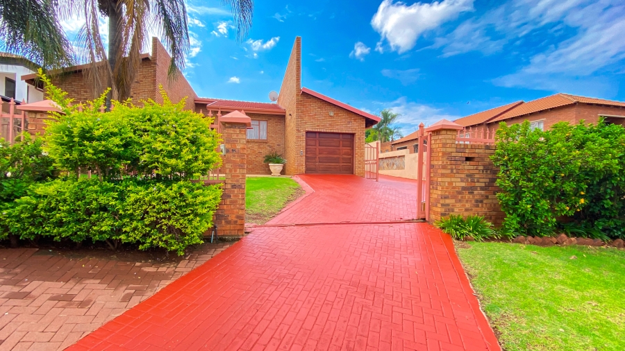 4 Bedroom Property for Sale in Eersterust Gauteng