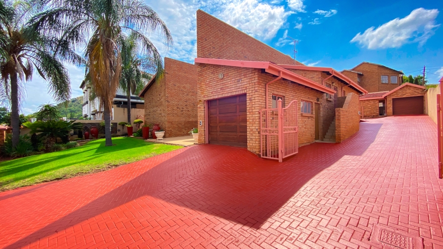 4 Bedroom Property for Sale in Eersterust Gauteng