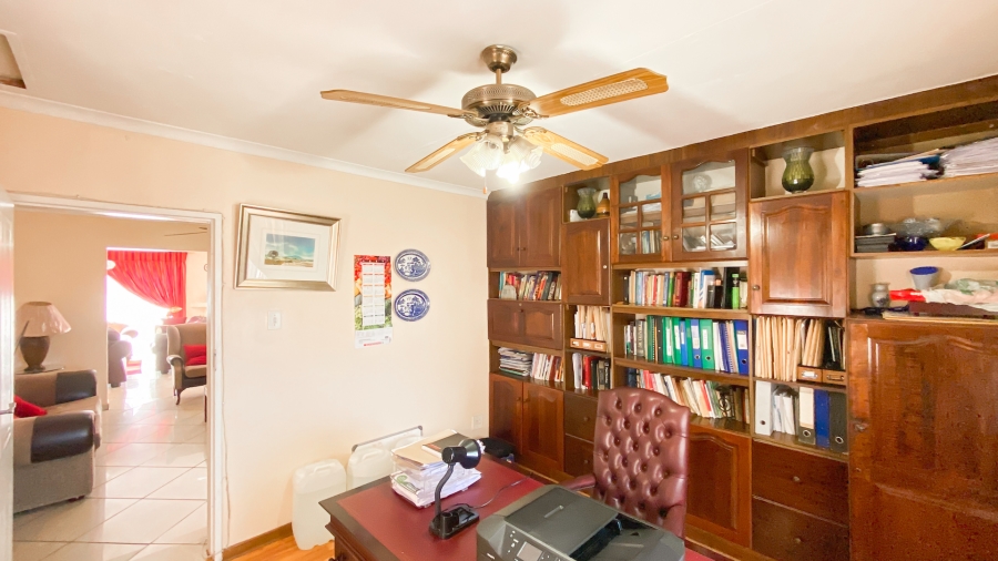 4 Bedroom Property for Sale in Eersterust Gauteng