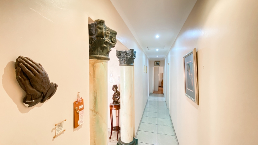 4 Bedroom Property for Sale in Eersterust Gauteng