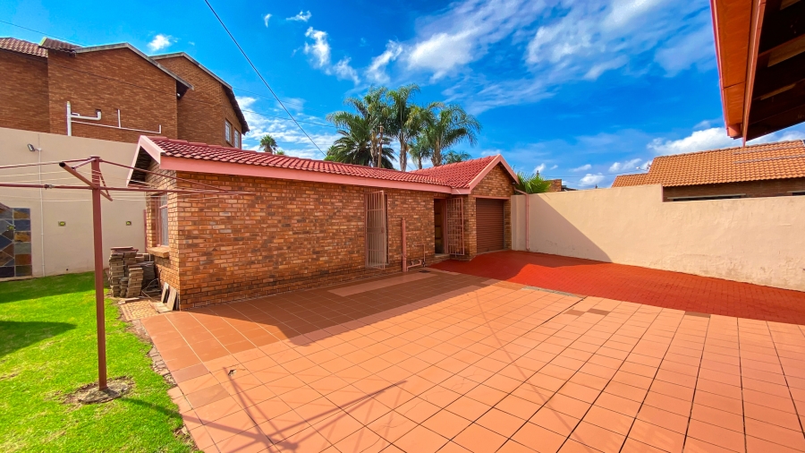 4 Bedroom Property for Sale in Eersterust Gauteng