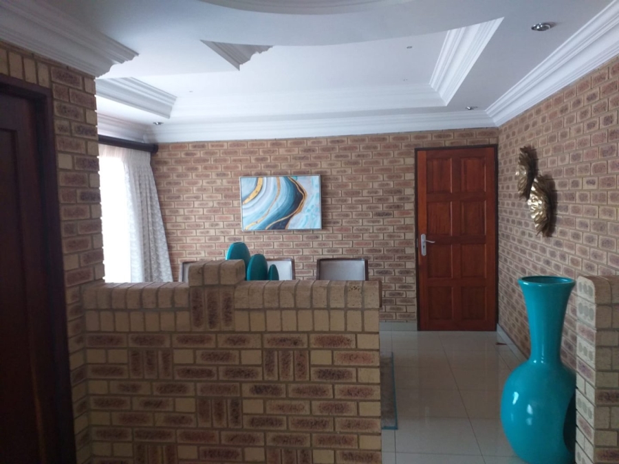 3 Bedroom Property for Sale in Falcon Ridge Gauteng