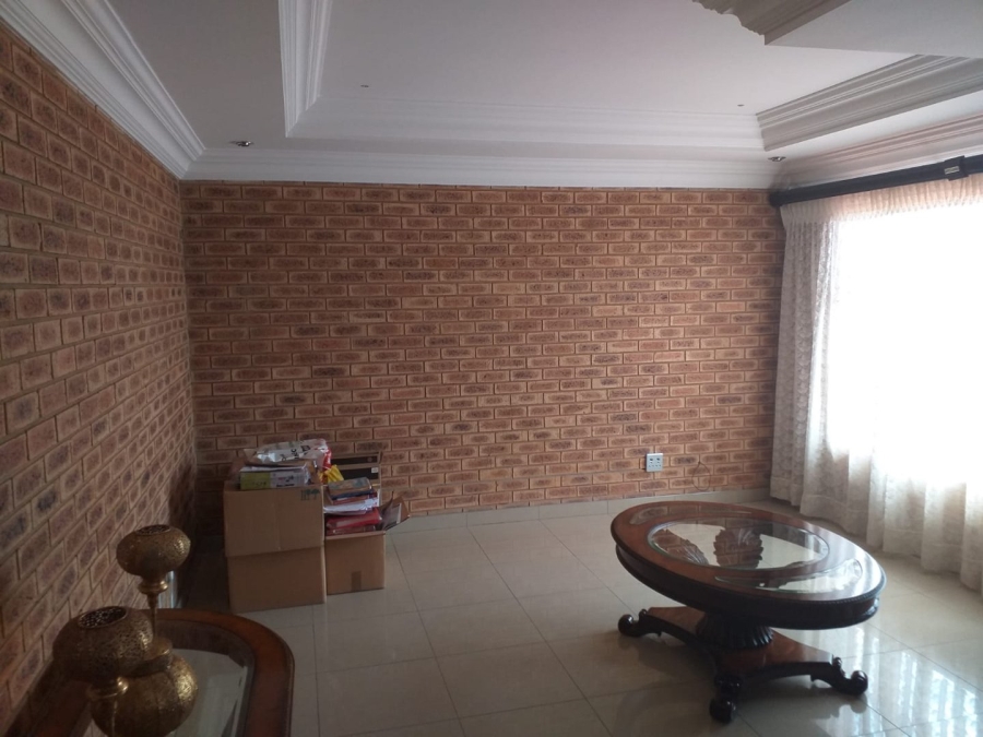 3 Bedroom Property for Sale in Falcon Ridge Gauteng