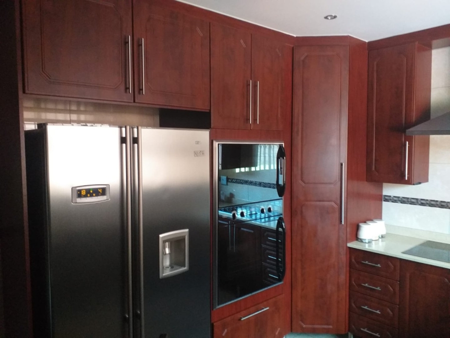 3 Bedroom Property for Sale in Falcon Ridge Gauteng