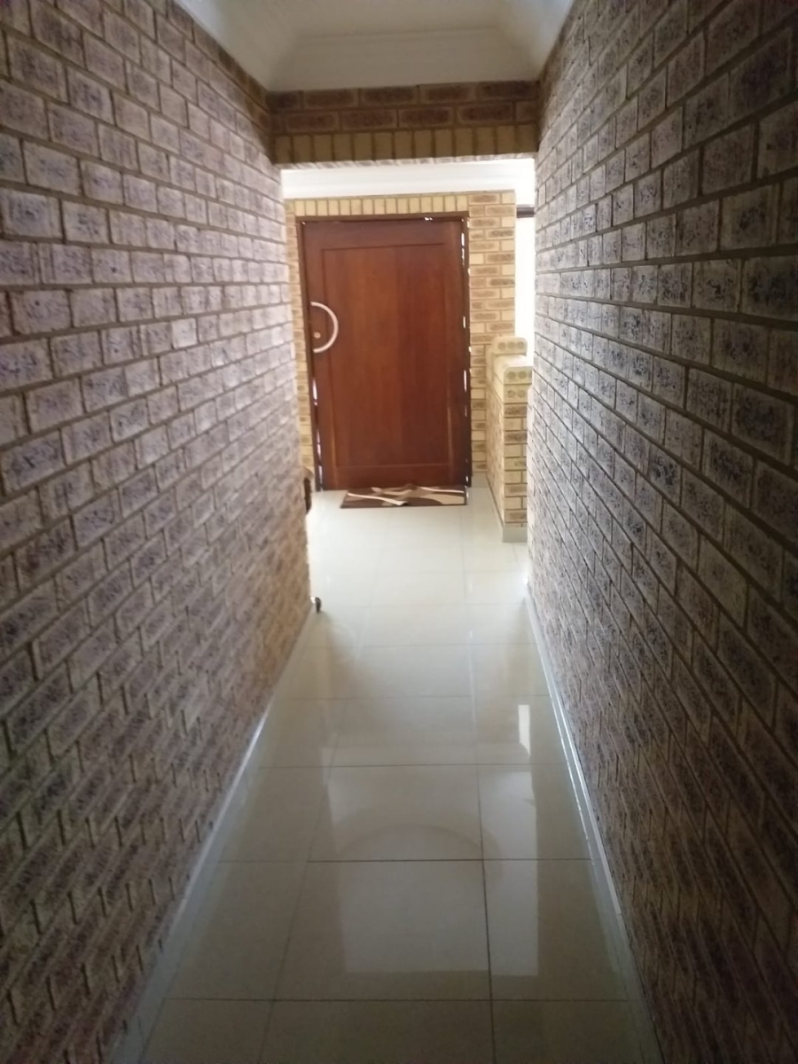 3 Bedroom Property for Sale in Falcon Ridge Gauteng