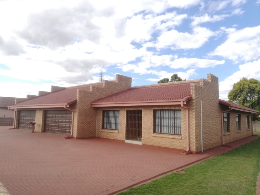 3 Bedroom Property for Sale in Falcon Ridge Gauteng