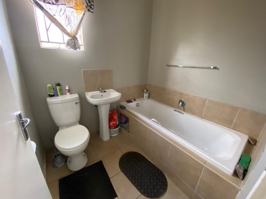 2 Bedroom Property for Sale in Savanna City Gauteng