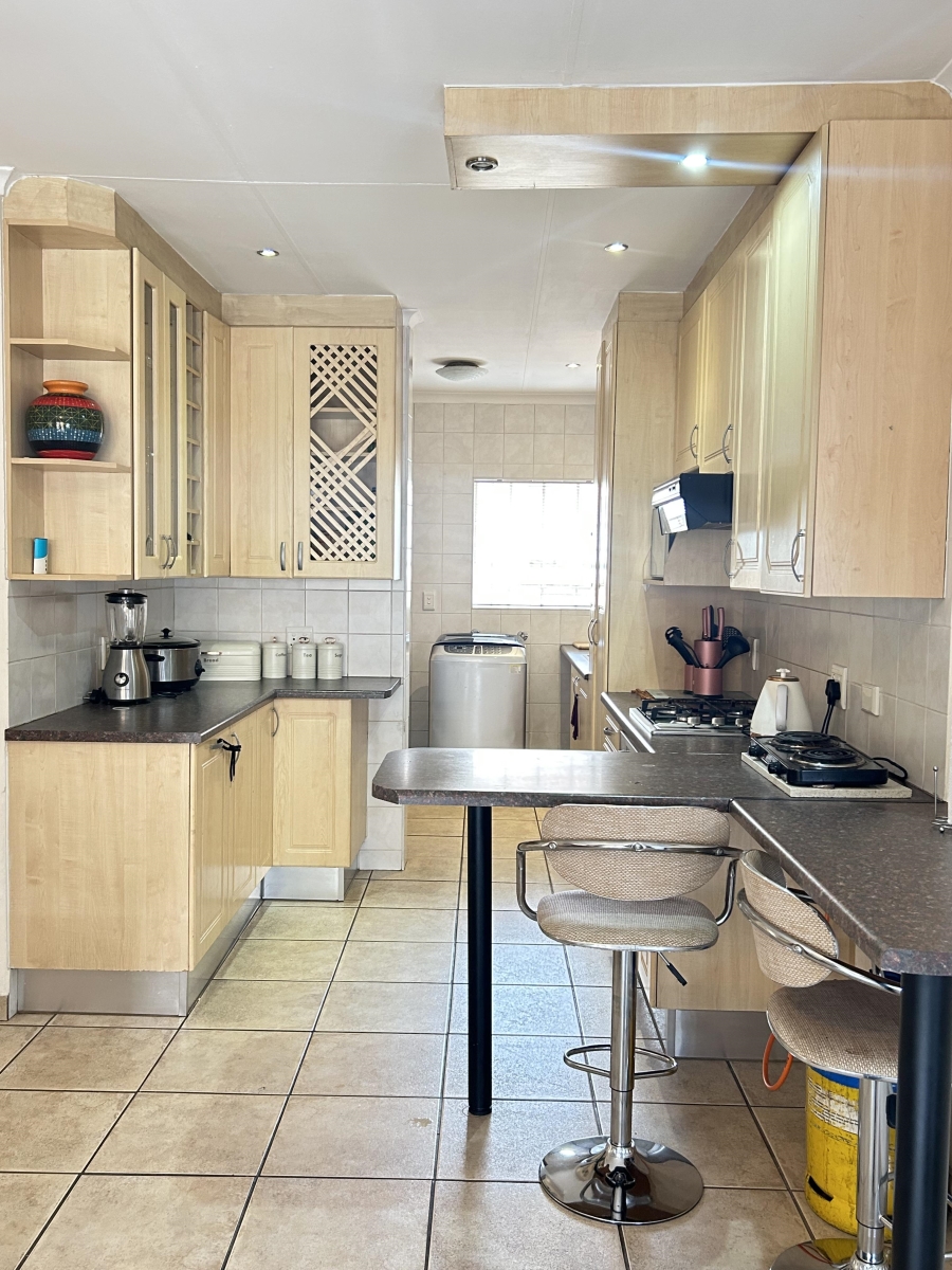 3 Bedroom Property for Sale in Thatchfield Cresent Gauteng