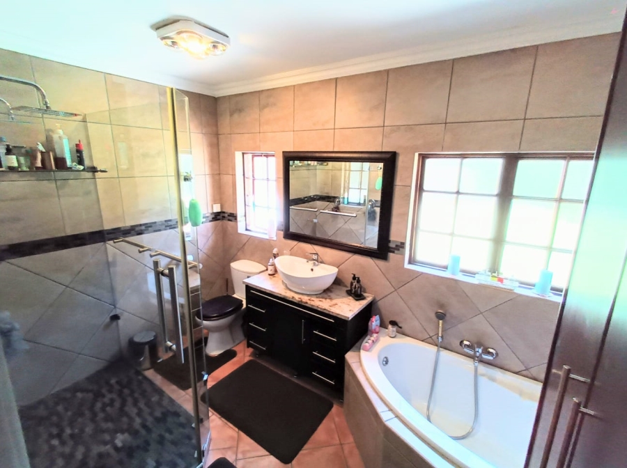 3 Bedroom Property for Sale in Vanderbijlpark SE 4 Gauteng