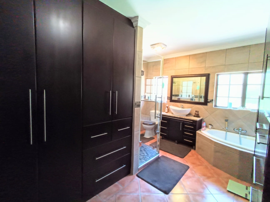 3 Bedroom Property for Sale in Vanderbijlpark SE 4 Gauteng