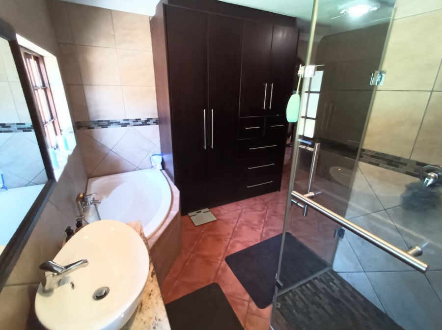 3 Bedroom Property for Sale in Vanderbijlpark SE 4 Gauteng