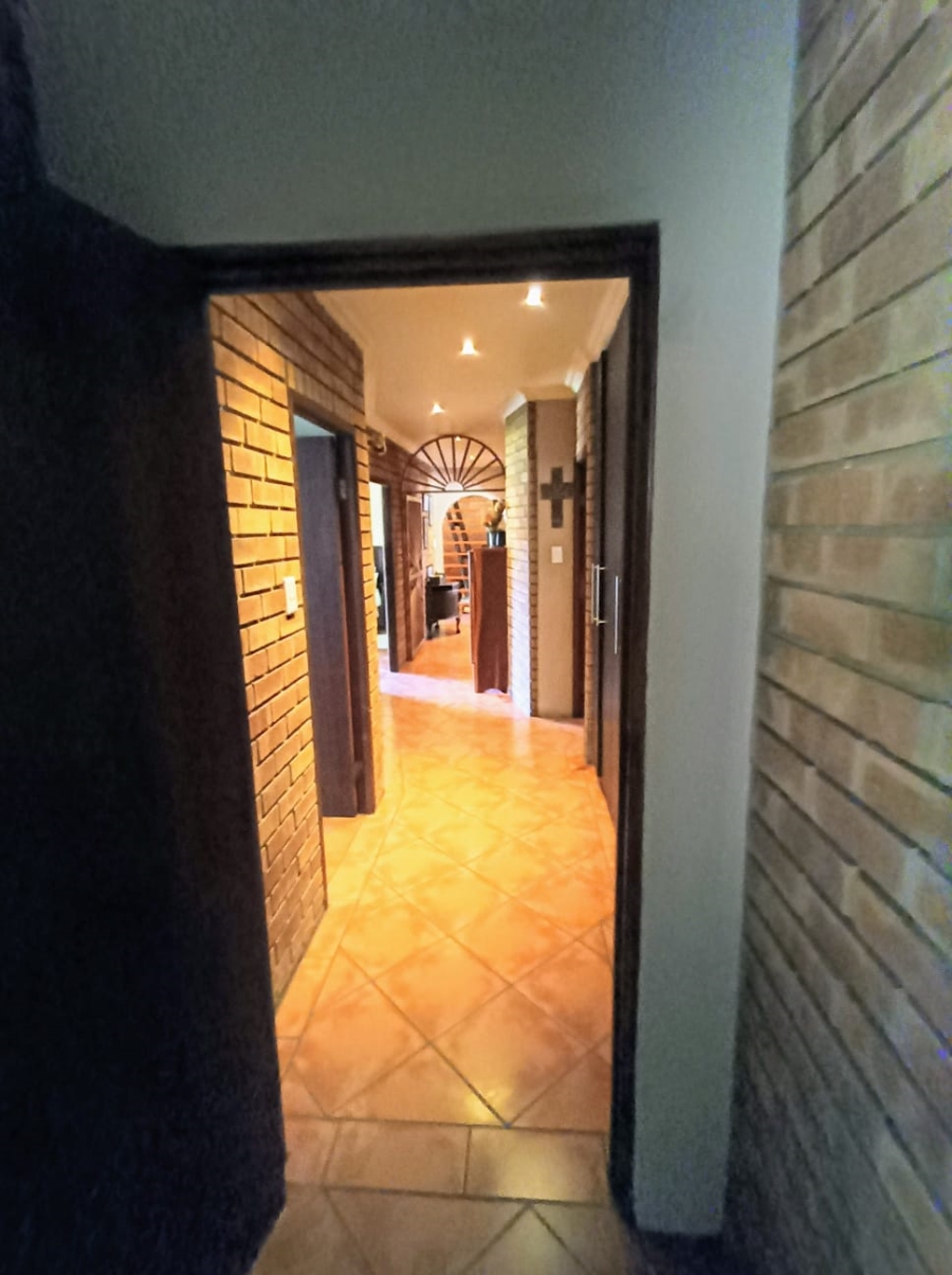 3 Bedroom Property for Sale in Vanderbijlpark SE 4 Gauteng