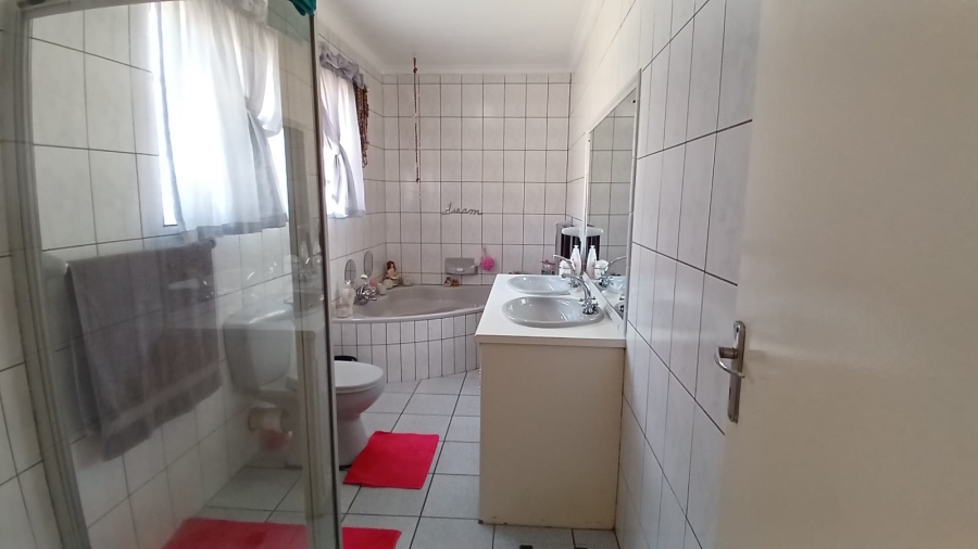 3 Bedroom Property for Sale in Vanderbijlpark SE 4 Gauteng