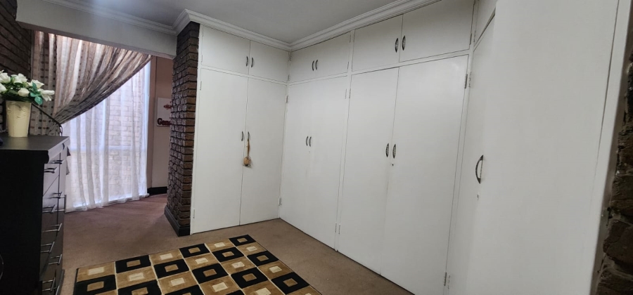 8 Bedroom Property for Sale in Vanderbijlpark SW 5 Gauteng