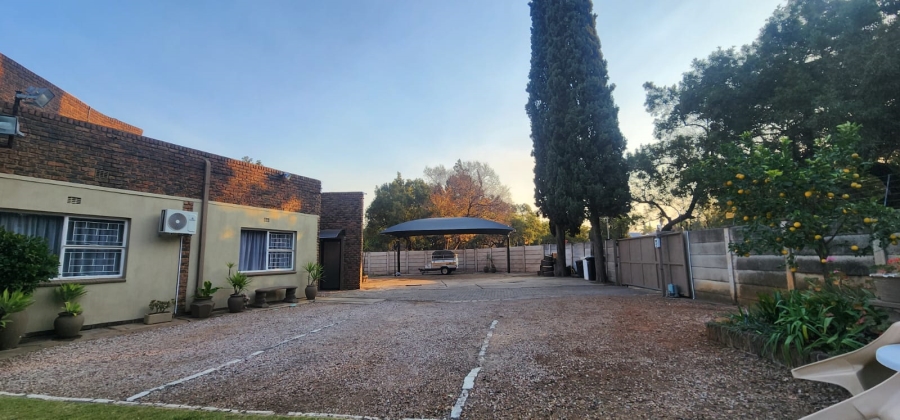 8 Bedroom Property for Sale in Vanderbijlpark SW 5 Gauteng