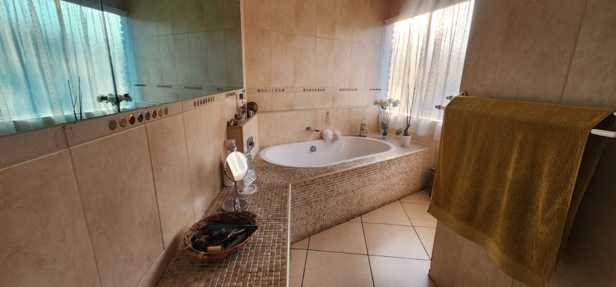 8 Bedroom Property for Sale in Vanderbijlpark SW 5 Gauteng