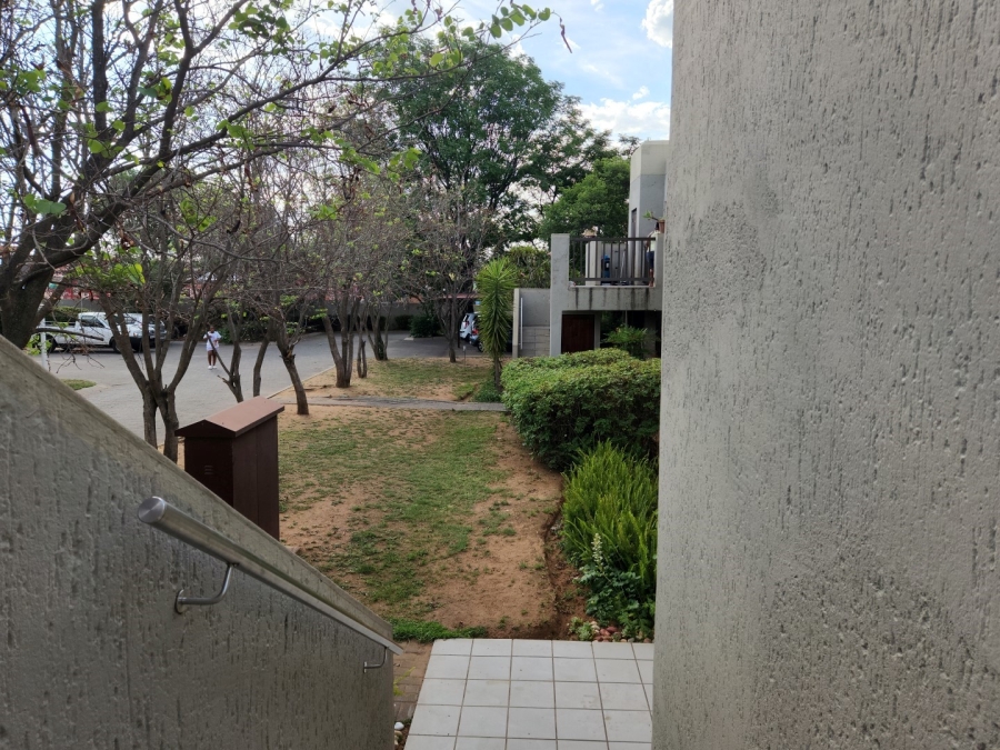 2 Bedroom Property for Sale in Bloubosrand Gauteng