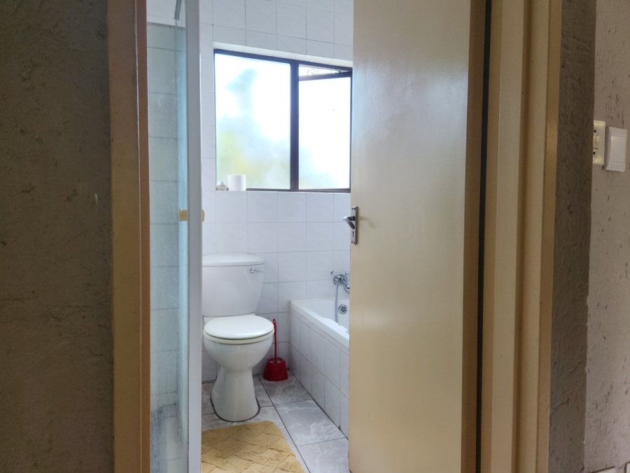 2 Bedroom Property for Sale in Bloubosrand Gauteng