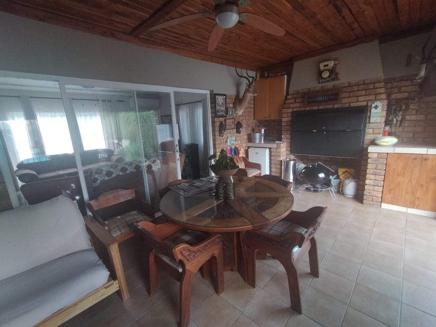 4 Bedroom Property for Sale in Florauna Gauteng