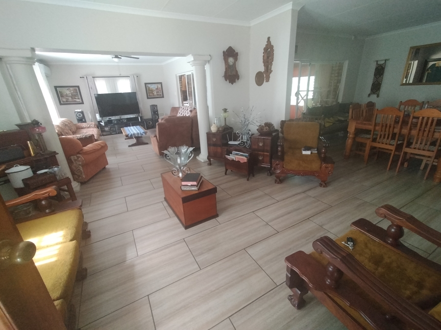 4 Bedroom Property for Sale in Florauna Gauteng