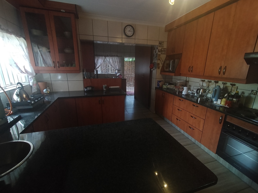 4 Bedroom Property for Sale in Florauna Gauteng