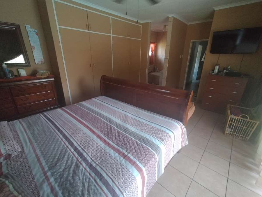 4 Bedroom Property for Sale in Florauna Gauteng
